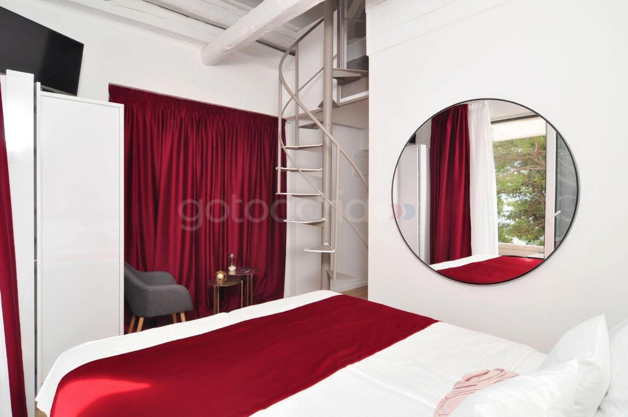 Beachfront Deluxe B&B Макарська Екстер'єр фото