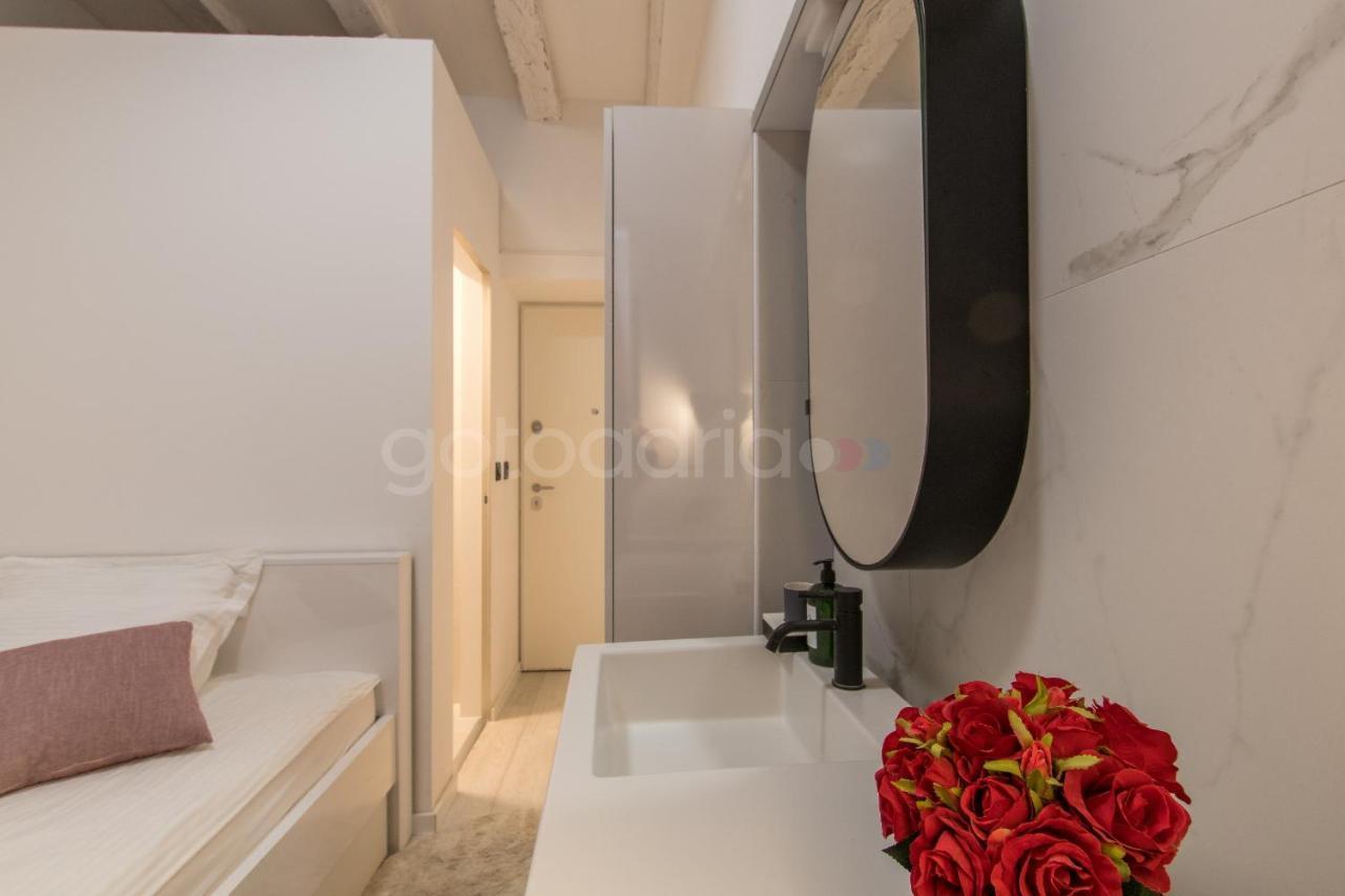 Beachfront Deluxe B&B Макарська Екстер'єр фото